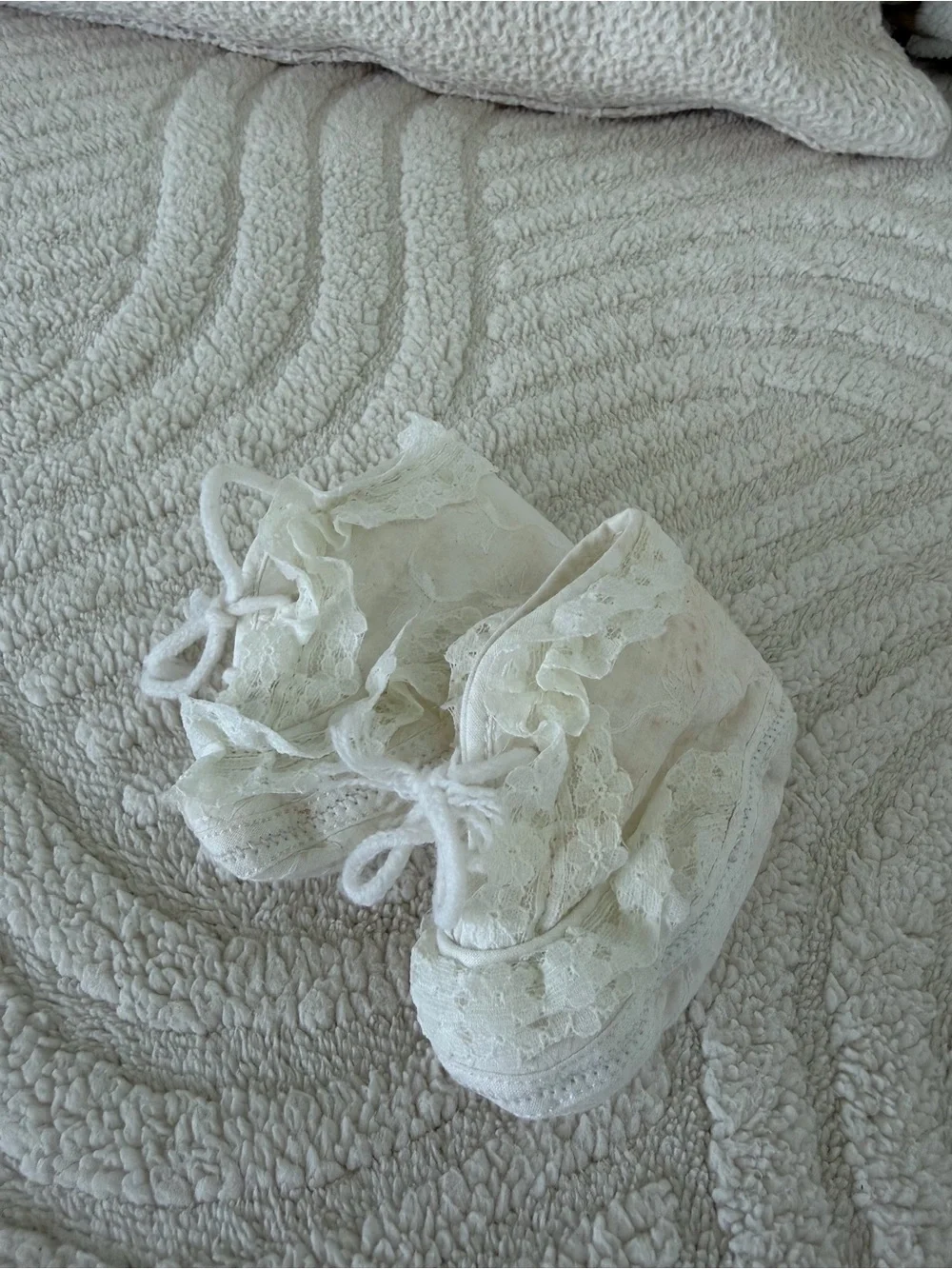 Ivory Lace Baby Booties with Ribbon Ties  - vintage